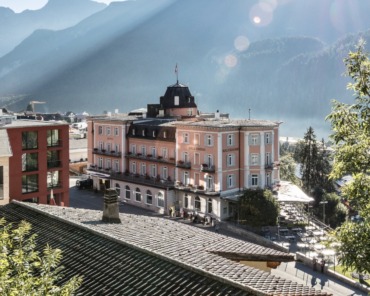 Exklu­si­ve Fan­rei­se zum Trai­nings­la­ger in Scuol