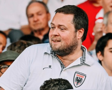 Phil­ipp Bono­rand ver­kauft sein Akti­en­pa­ket zurück an den FC Aar­au