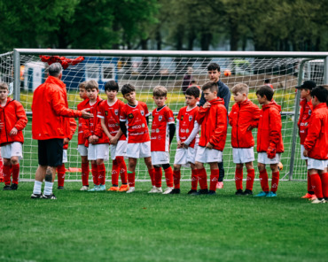 Ver­stär­kung gesucht im Trai­ner­team