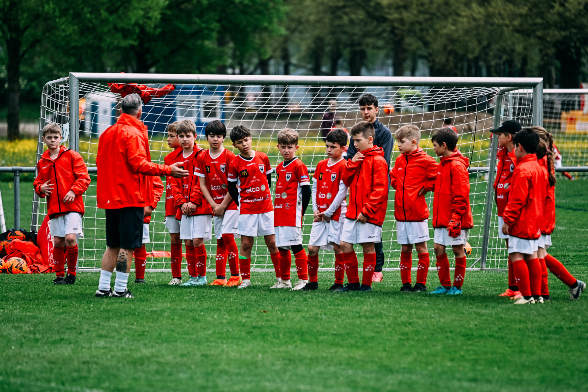 Ver­stär­kung gesucht im Trai­ner­team