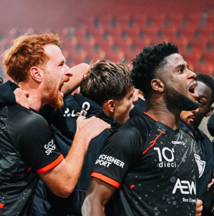Befrei­ungs­schlag in der Nach­spiel­zeit